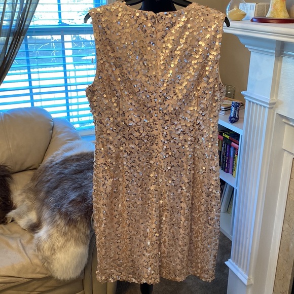 Calvin Klein women’s Rose Gold Paillette’s Mini Sheath Sequin Dress, size 14 - Picture 2 of 2